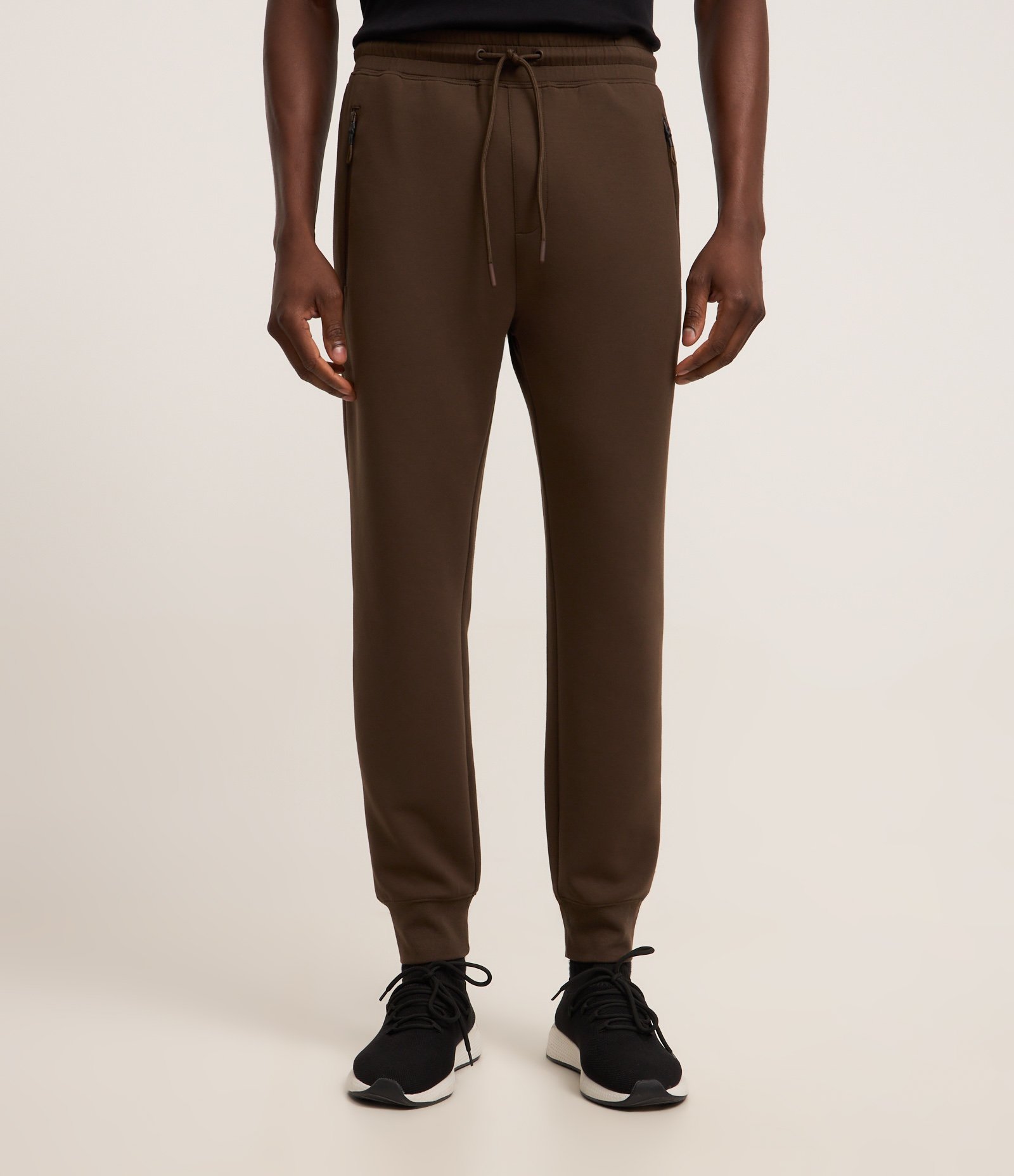 Calça Jogger Esportiva em Moletom Tecnológico Marrom Escuro 2