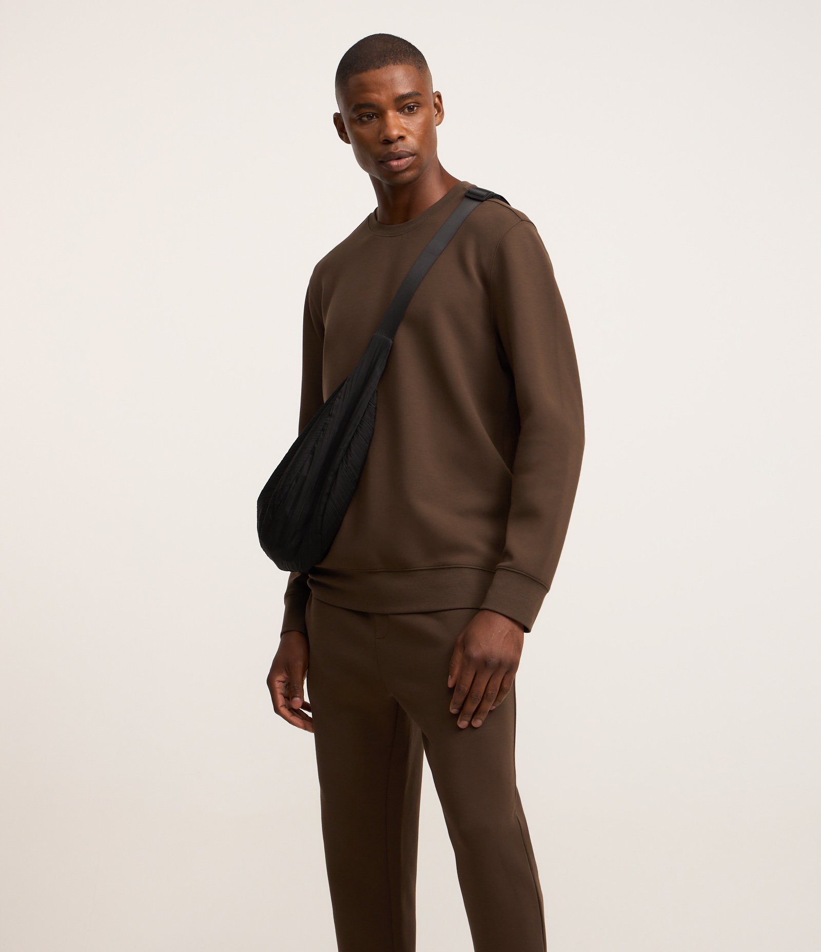 Calça Jogger Esportiva em Moletom Tecnológico Marrom Escuro 3