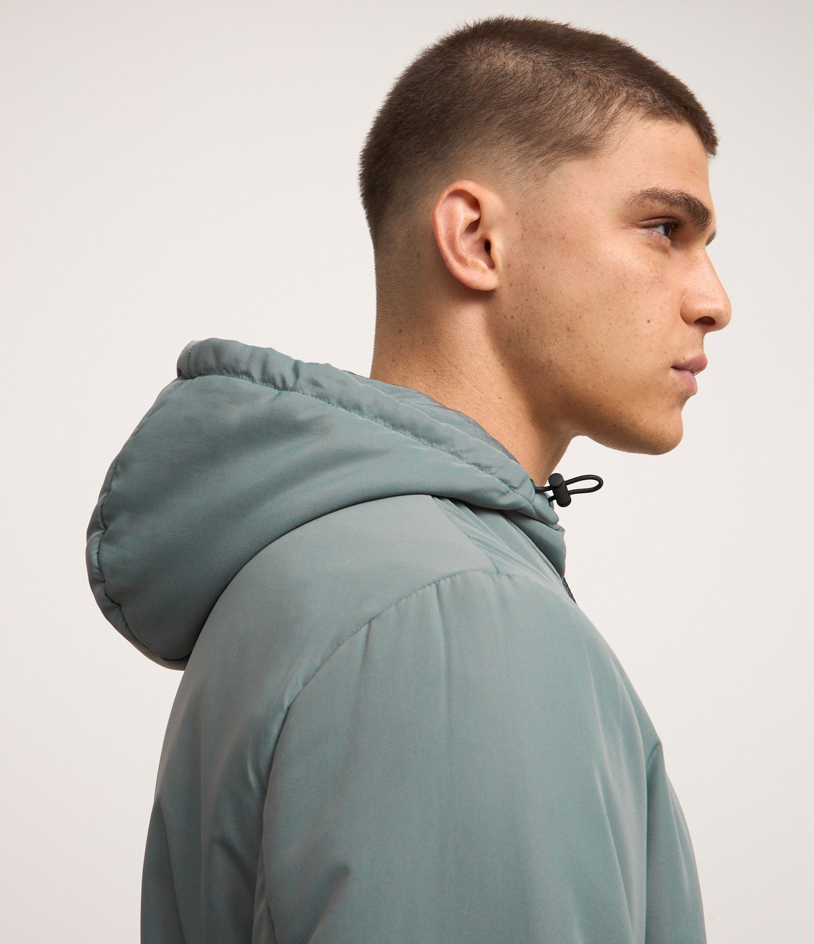 Jaqueta Esportiva com Capuz e Regulador Cinza 6