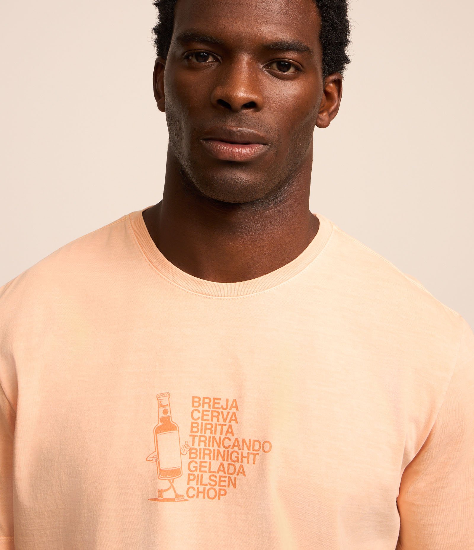 Camiseta Comfort em Algodão com Estampa de Cerveja Laranja 4