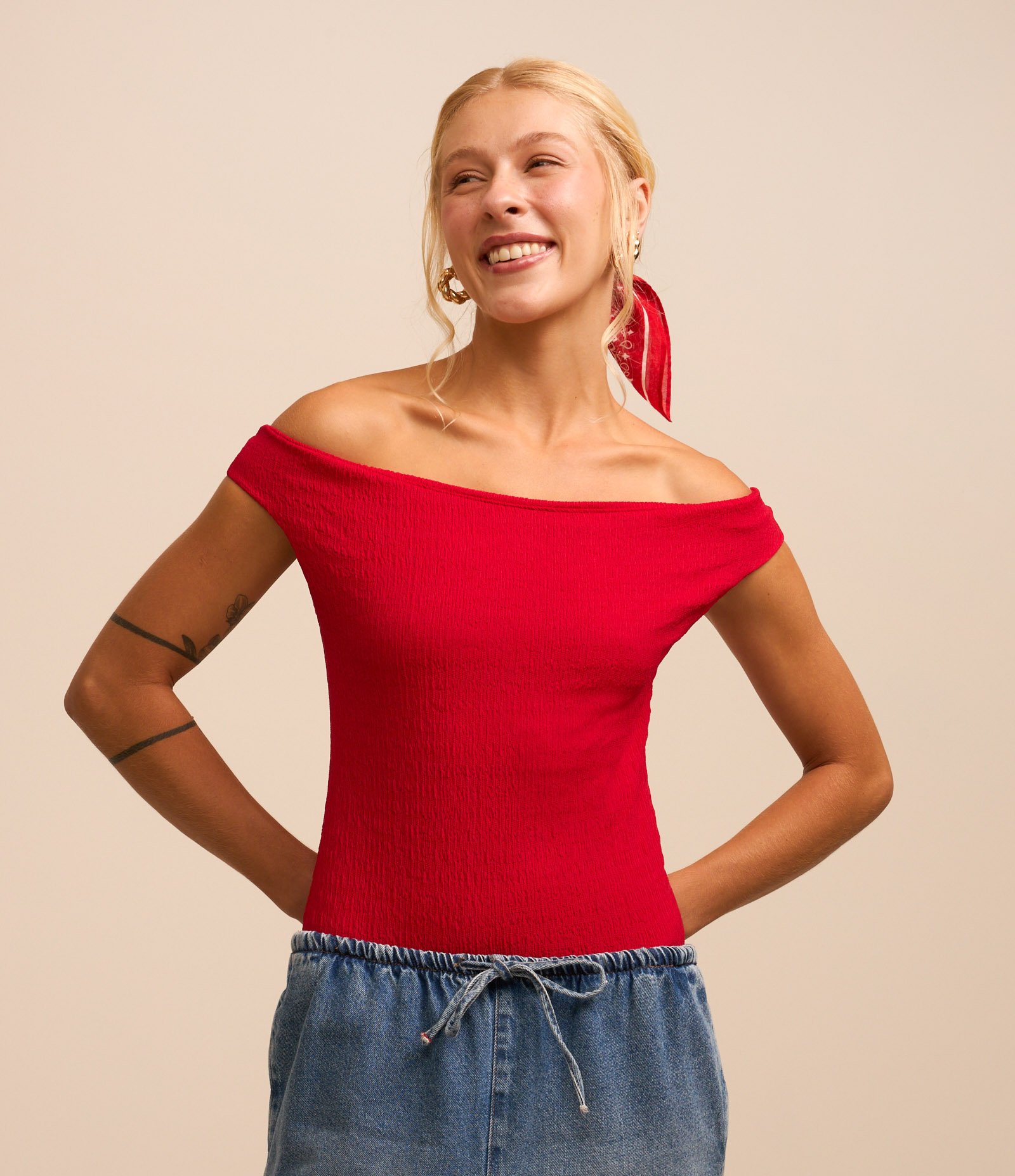 Body Texturizado com Decote Canoa Vermelho 1