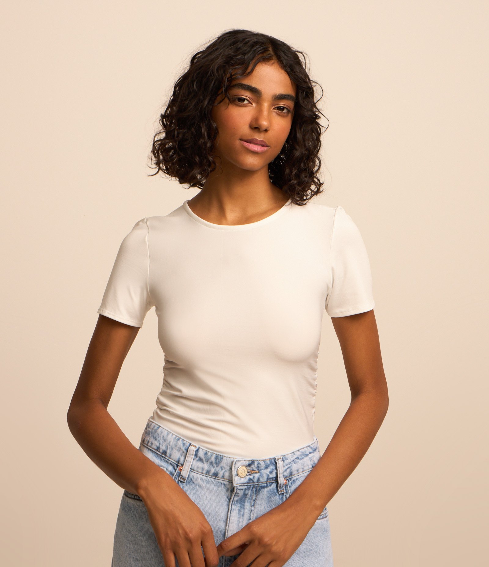 Body com Drapeado Lateral e Manga Curta Branco 5