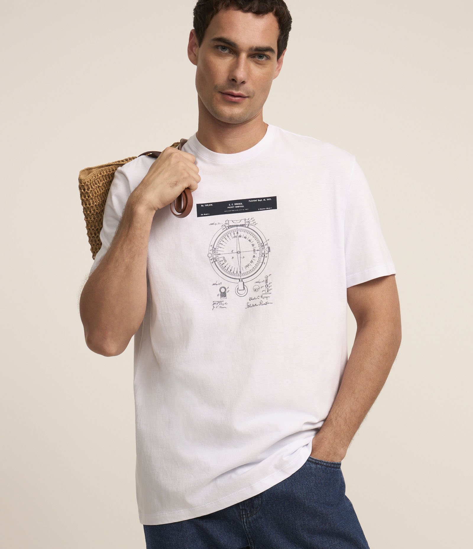 Camiseta Comfort em Algodão com Estampa de Bússola Branco 1