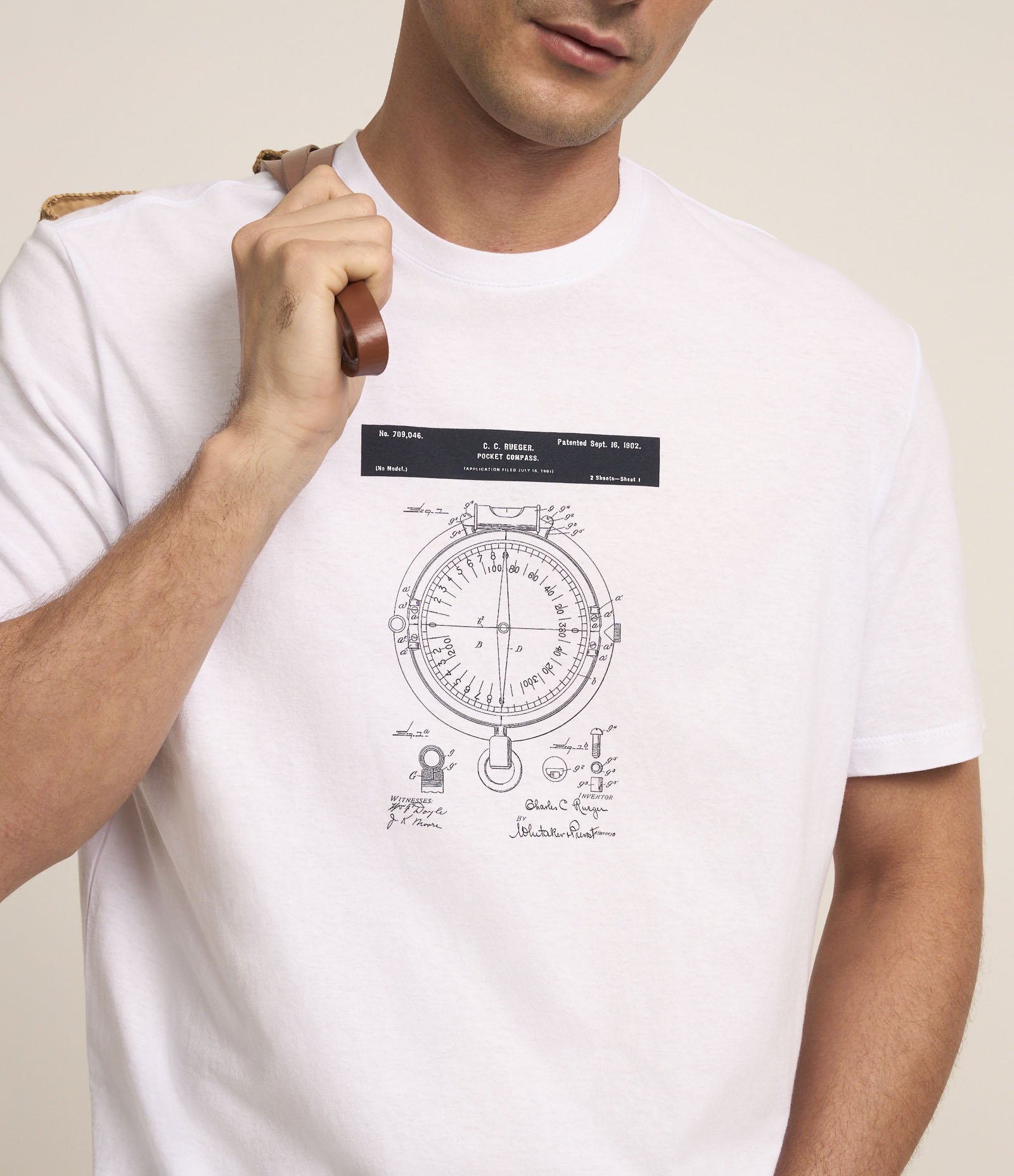 Camiseta Comfort em Algodão com Estampa de Bússola Branco 4