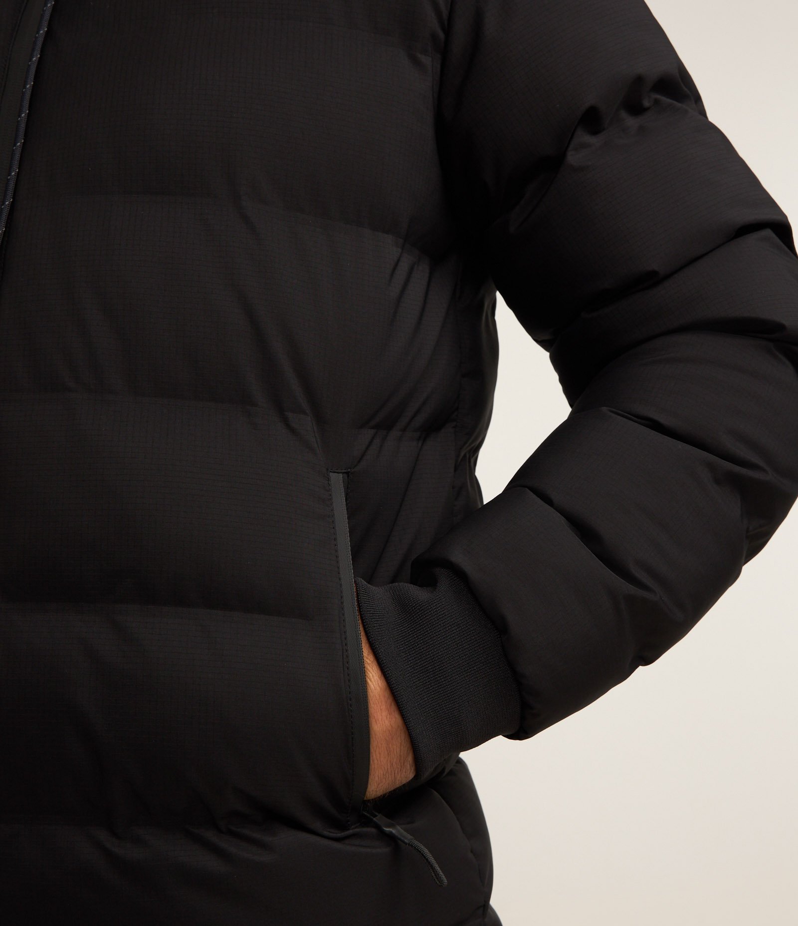 Jaqueta Puffer Esportiva sem Costura com Capuz Preto 4