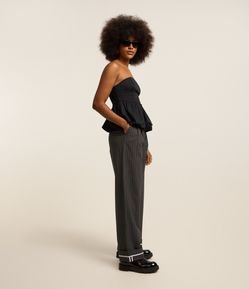 Calça Wide Leg em Alfaiataria com Listras e Barra Dobrada