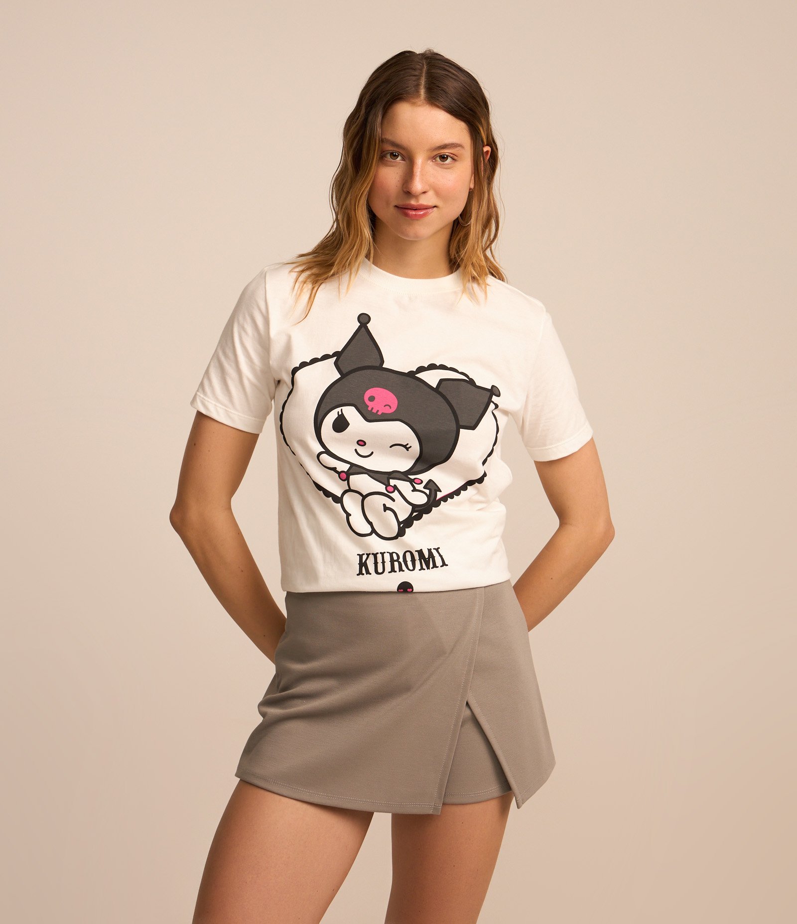 Short Saia Curto em Ponto Roma Transpassado e com Fenda Cinza 1