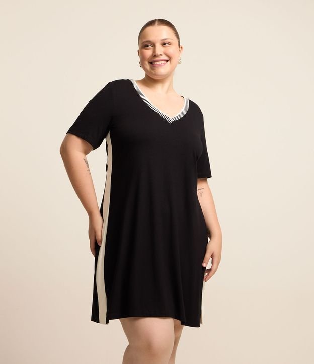 Vestido em Viscose com Gola V em Tricô Curve & Plus Size