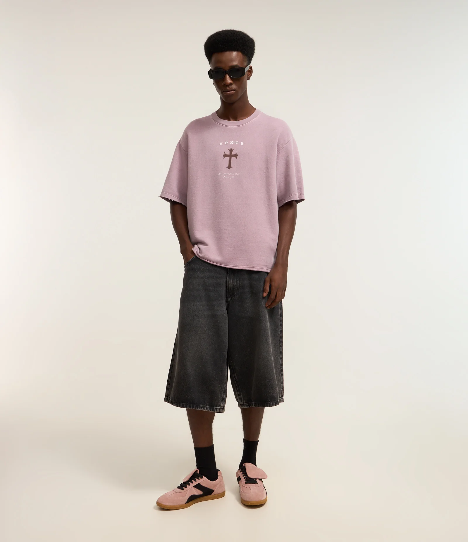 Camiseta Boxy em Moletinho com Estampa de Cruz Lilás 2