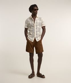 Camisa Regular em Tricô com Textura e Estampa Bordada Floral