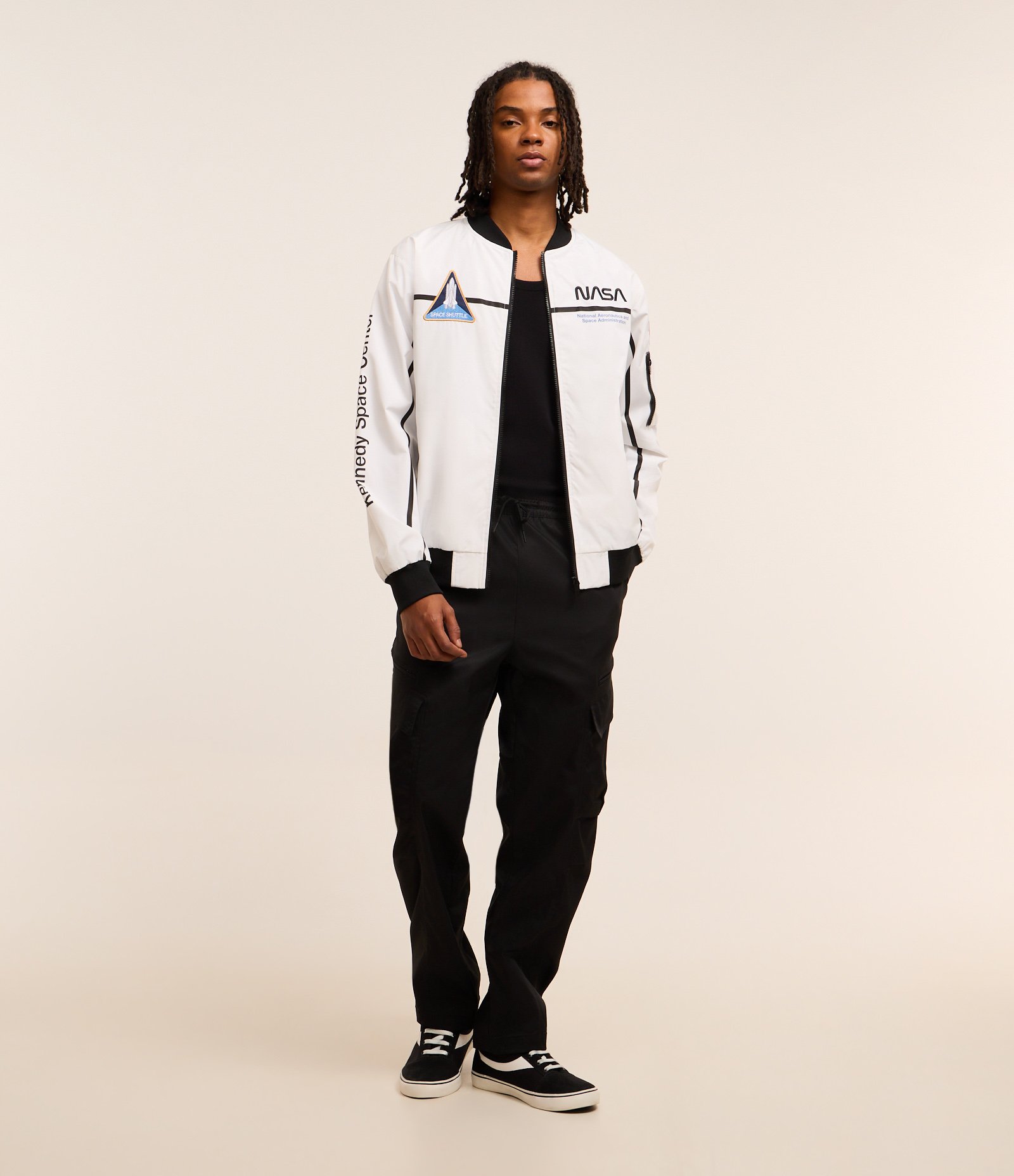 Jaqueta Quebra Vento com Estampa NASA Off White 2