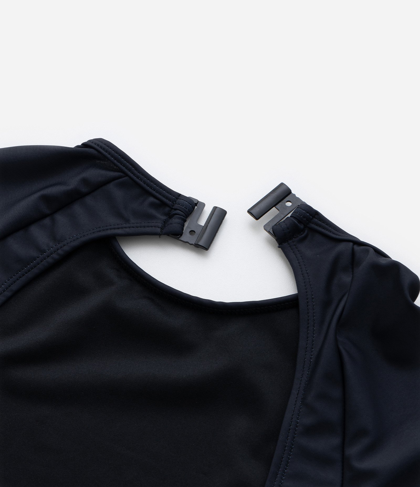 Maiô Infantil com Recorte nas Costas e Proteção UV - Tam 5 a 14 Amos Preto 4