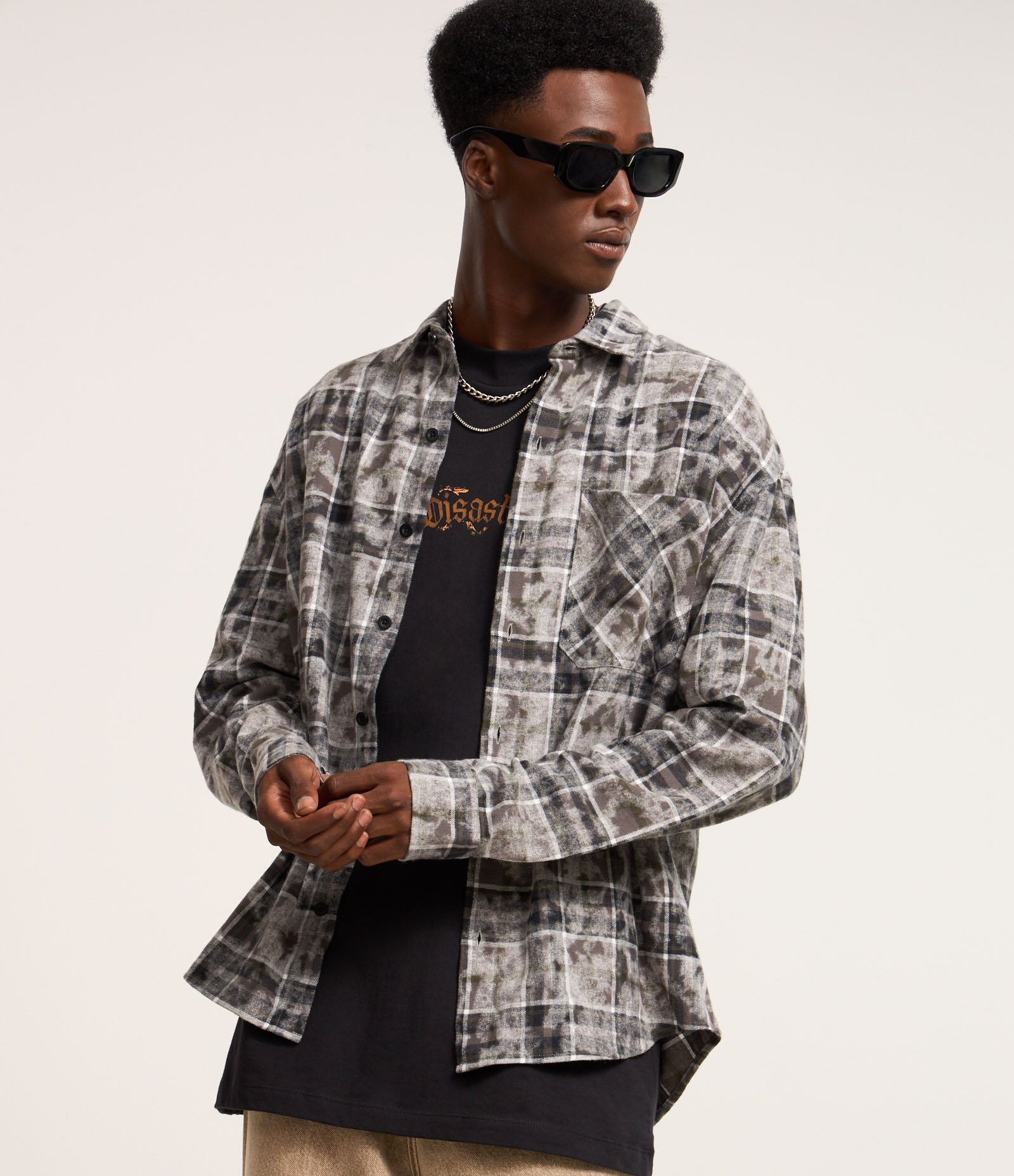 Camisa Comfort em Flanela com Estampa Xadrez com Bolso Preto 1