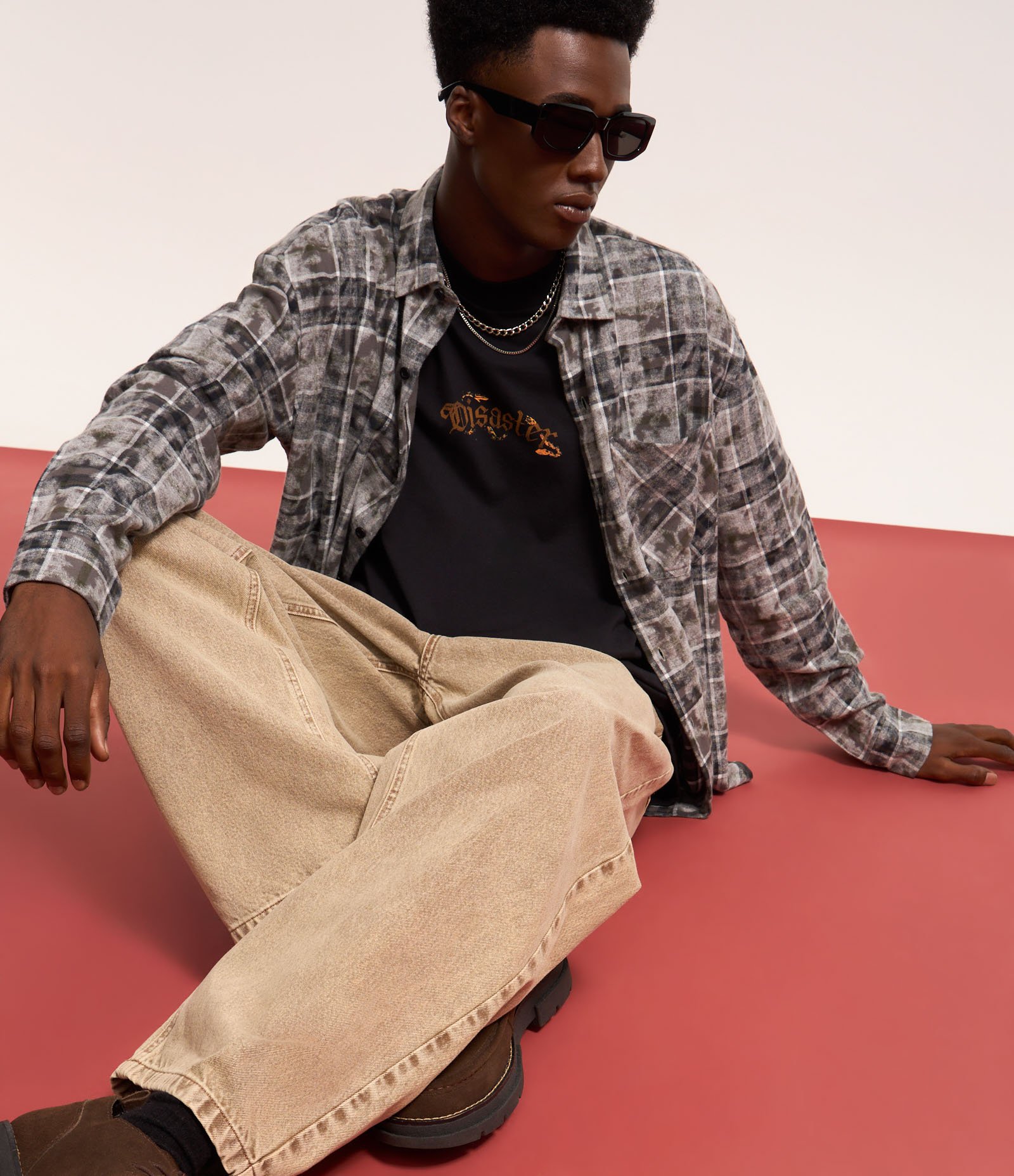 Camisa Comfort em Flanela com Estampa Xadrez com Bolso Preto 4