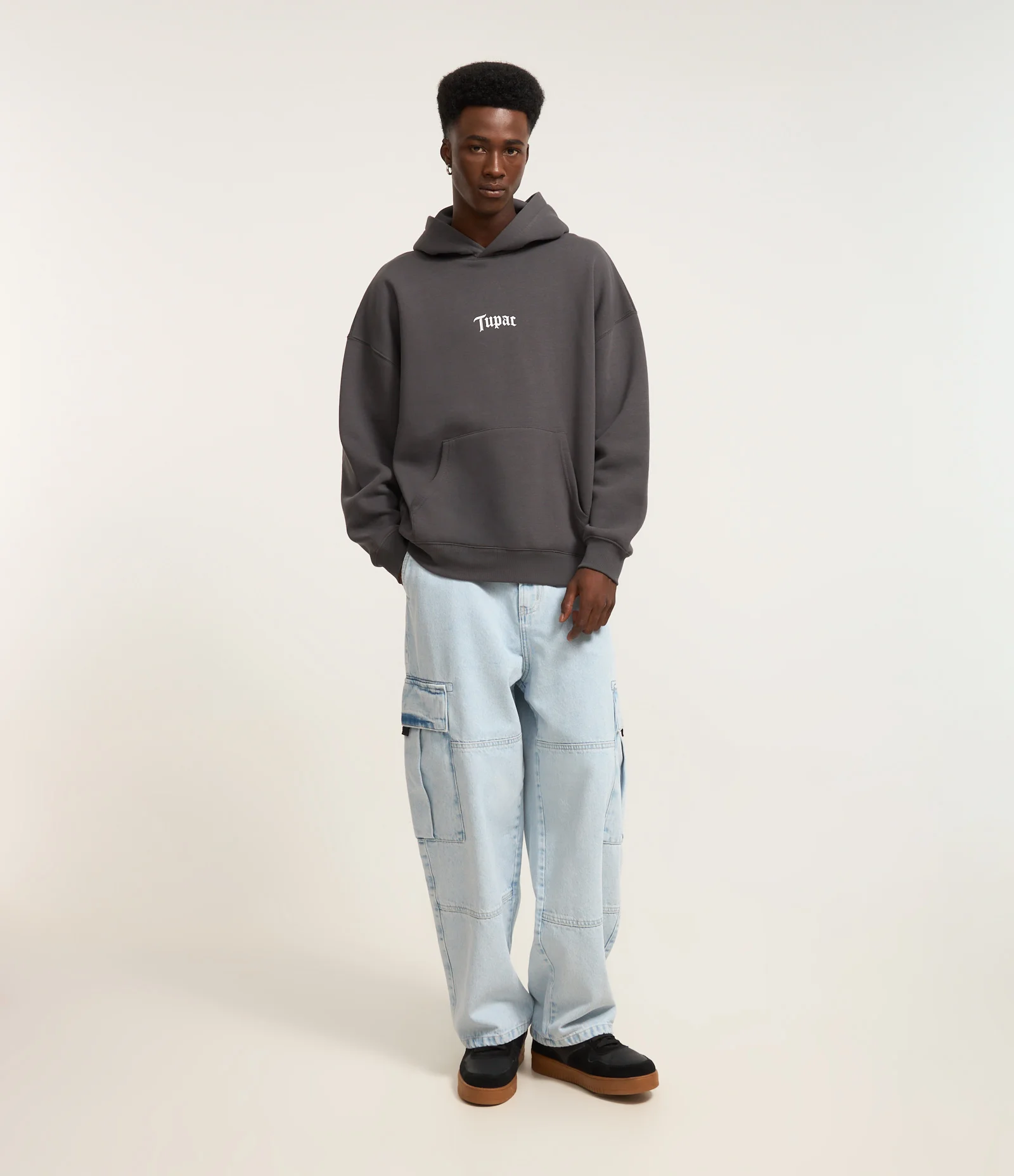 Calça Skater em Jeans com Bolsos Cargo 1