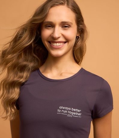 Camiseta Esportiva em Poliamida e Estampa Always Better to Run Together Camiseta Esportiva em Poliamida e Estampa Always Better to Run Together