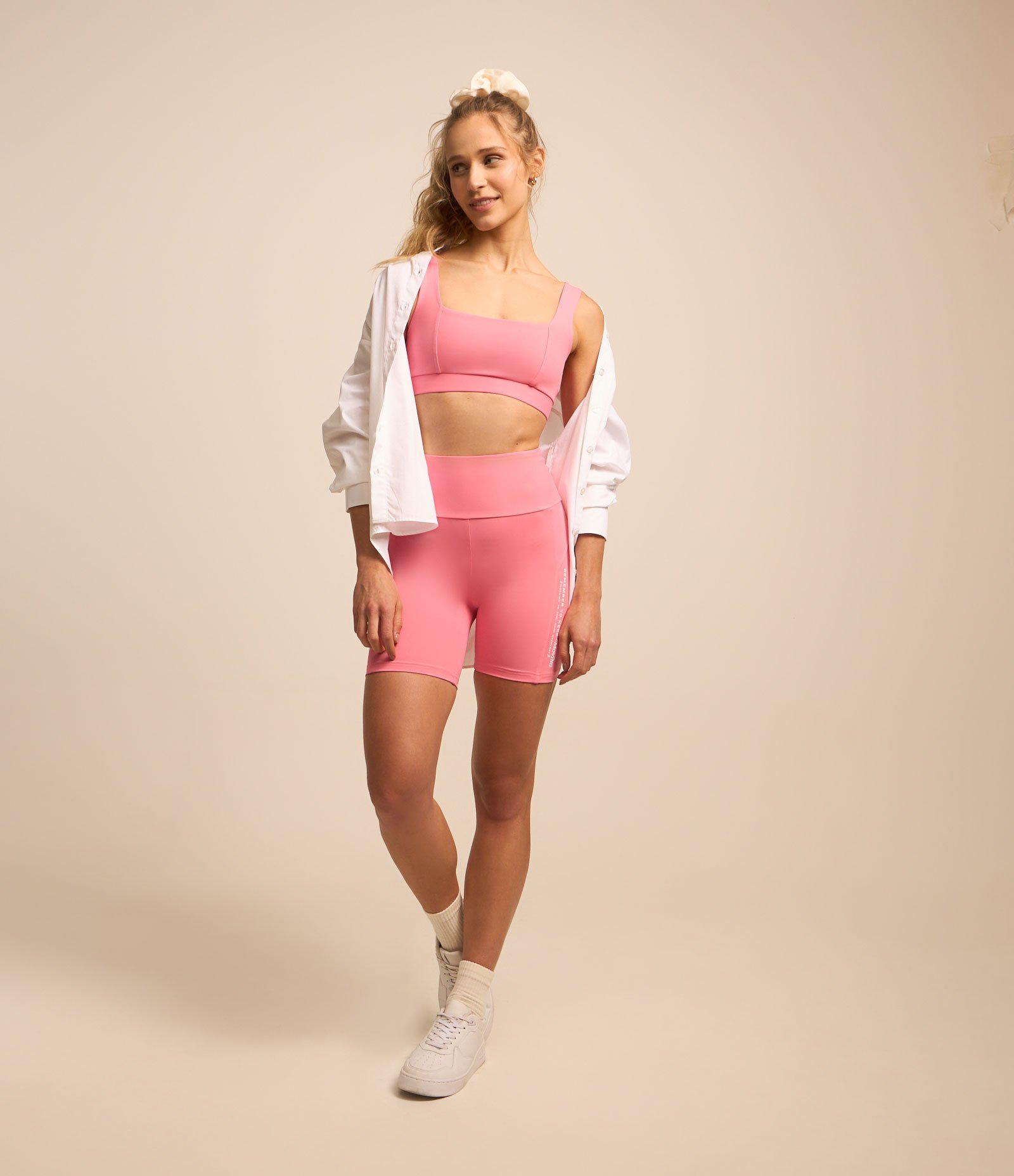 Bermuda Esportiva com Pesponto Duplo na Lateral Rosa 1