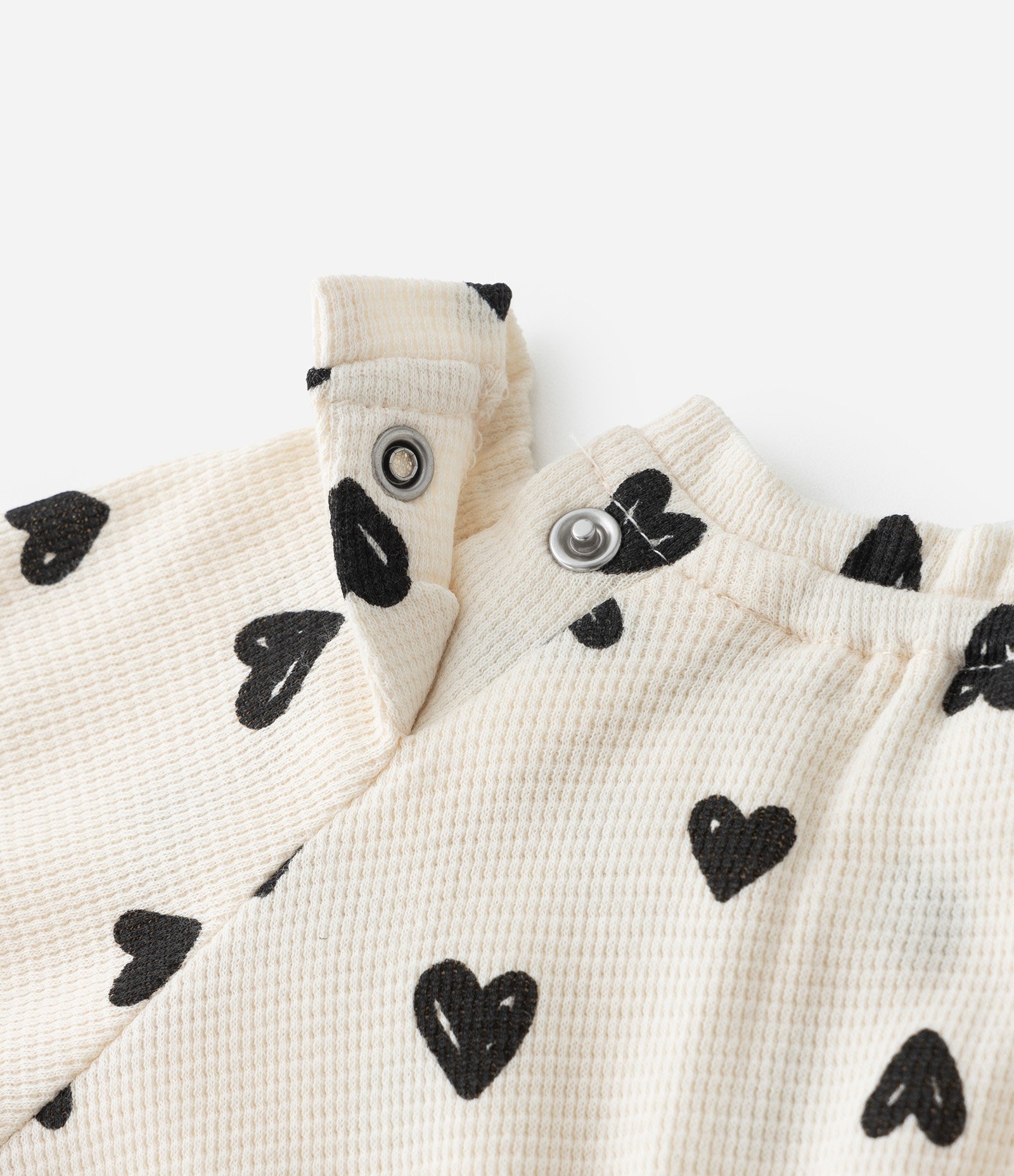 Vestido Infantil Texturizado com Estampa Corações - Tam 0 a 18 meses Bege 4