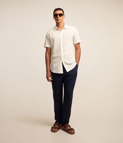 Calça em Viscose com Textura e Cós Elástico