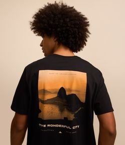 Camiseta Regular em Algodão com Estampa Photoprint Rio de Janeiro