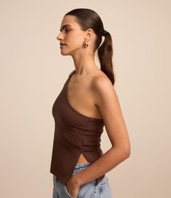 Blusa Sem Manga em Meia Malha com Decote Ombro Só