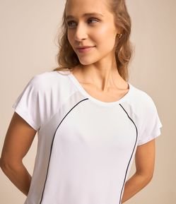 Camiseta Esportiva Skinfit com Friso Contrastante nas Laterais