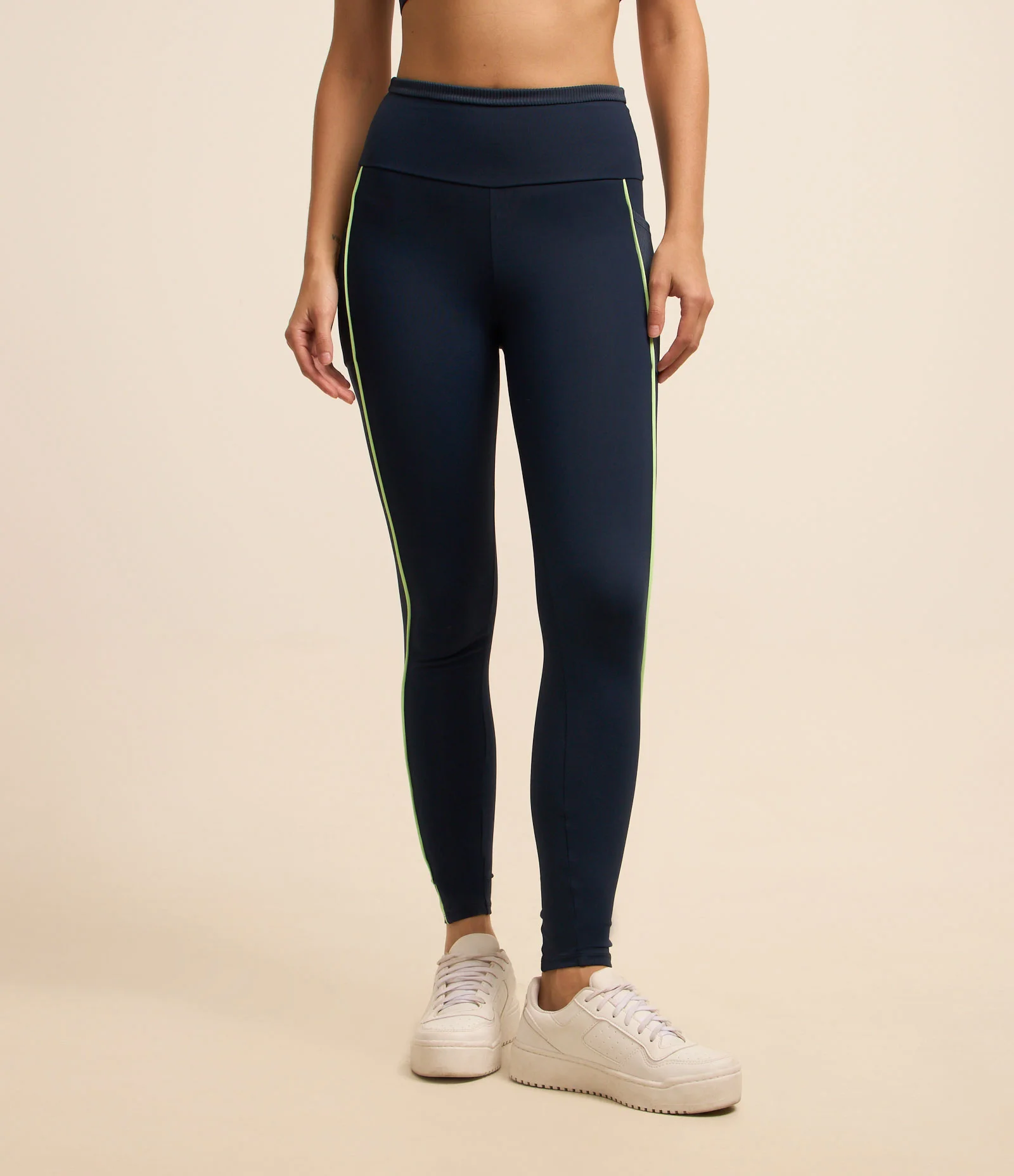 Calça Legging Esportiva Textura Canelada e com Friso nas Laterais Azul 2