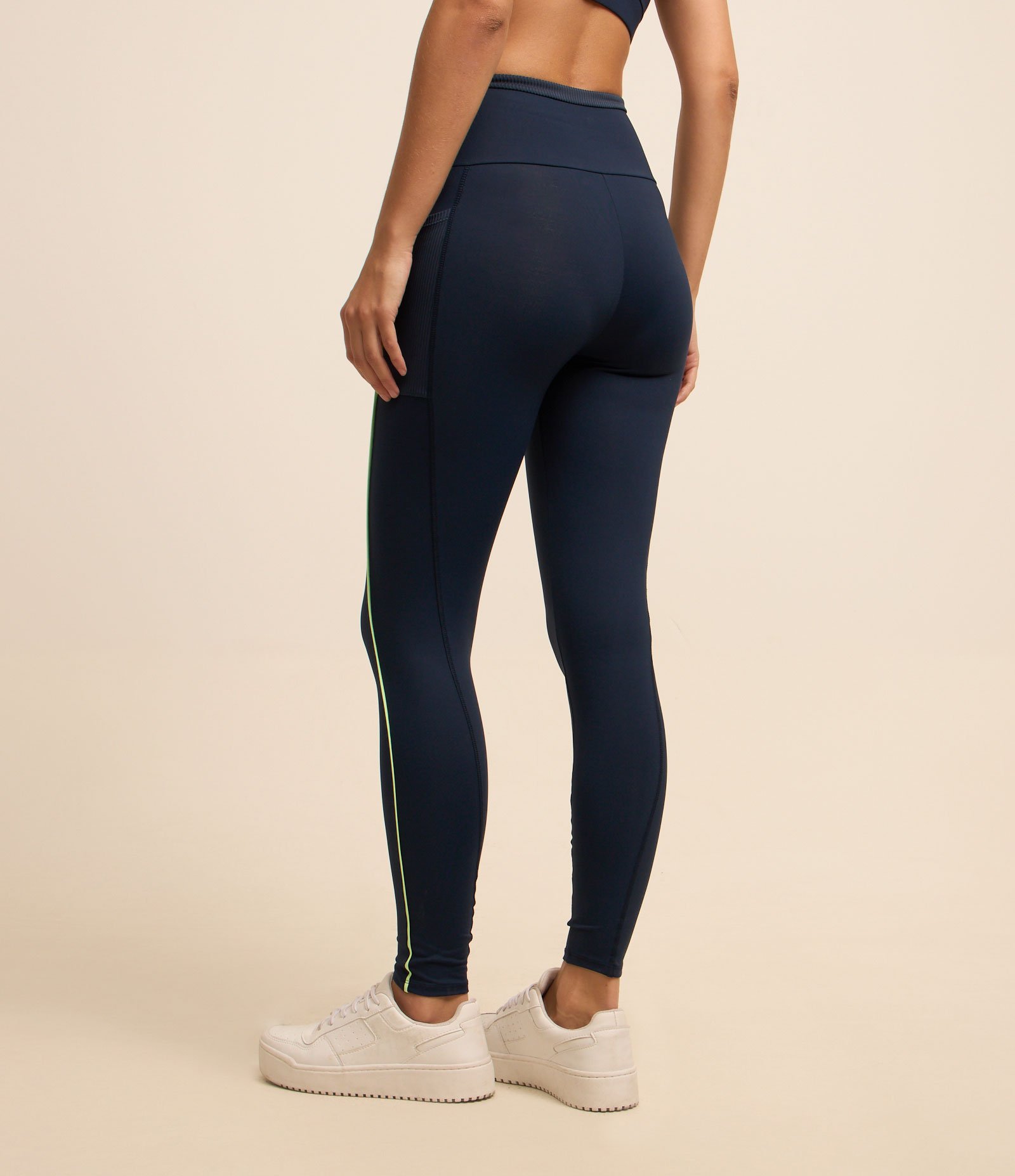Calça Legging Esportiva Textura Canelada e com Friso nas Laterais Azul 3