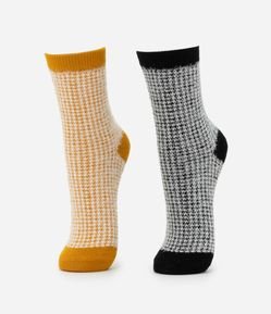 Kit 02 Meias Cano Alto Peludinhas com Estampa Xadrez