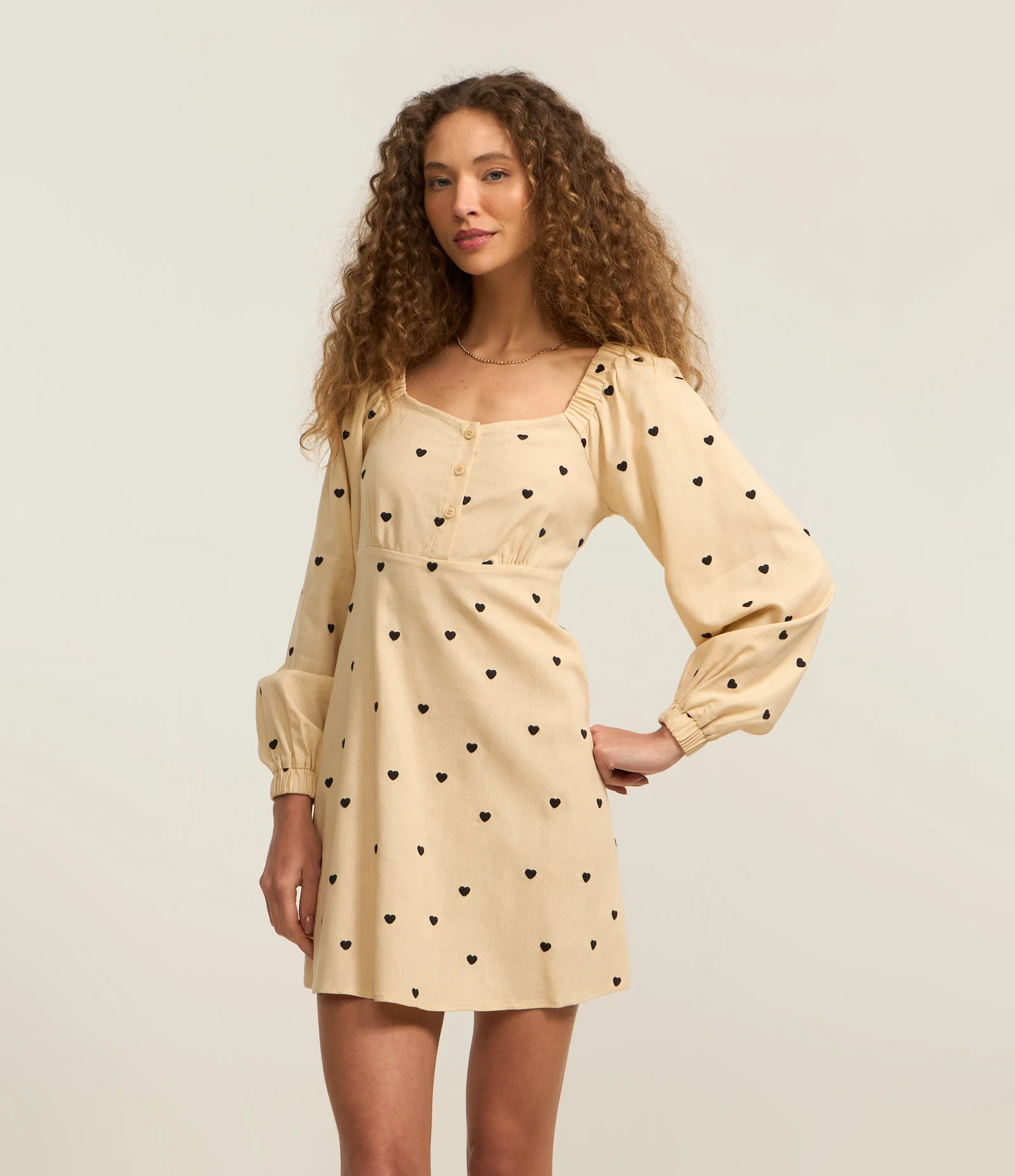 Vestido Curto em Viscose com Abotoamento Frontal Bege 1