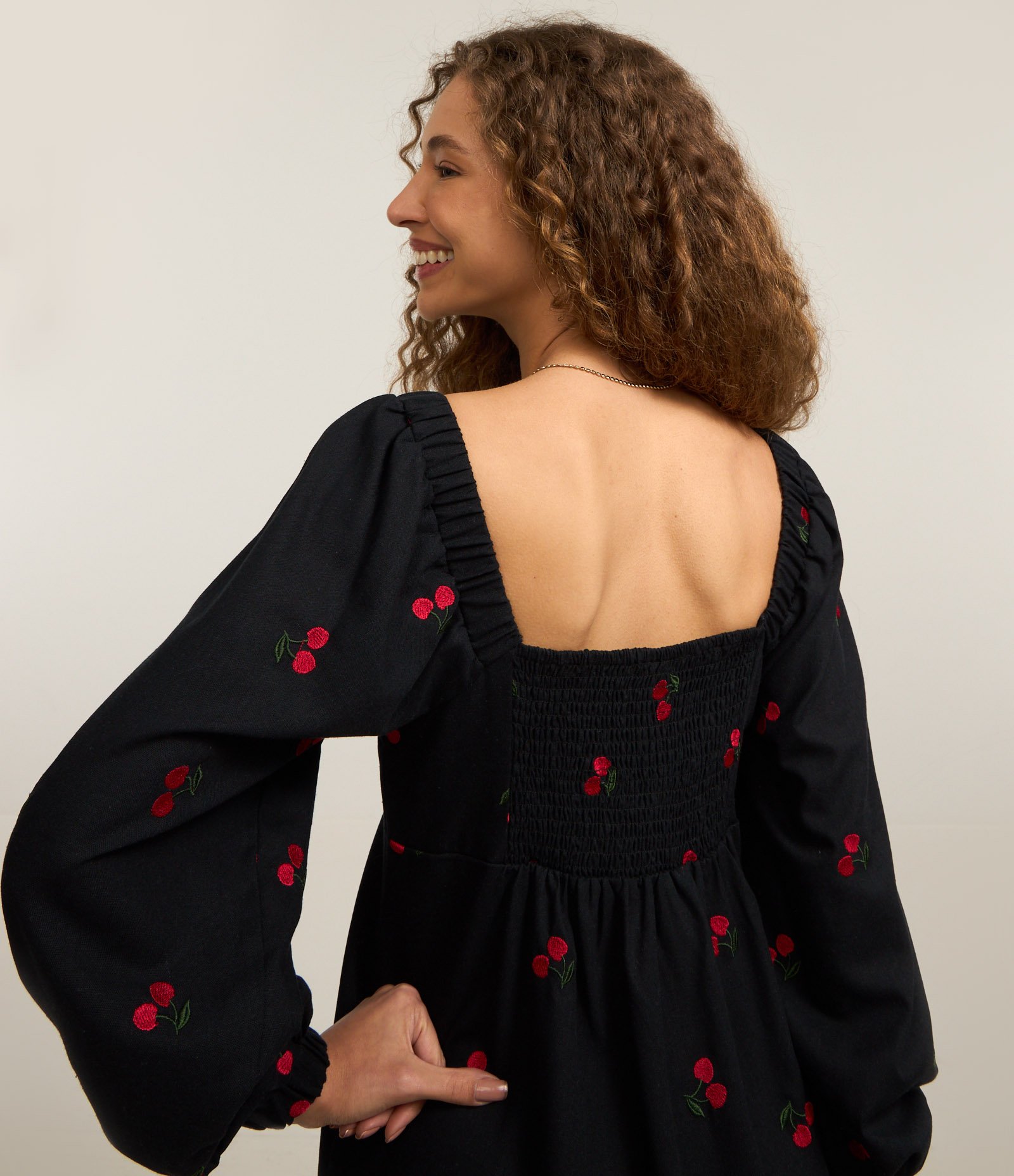 Vestido Curto em Viscose com Abotoamento Frontal Azul 4