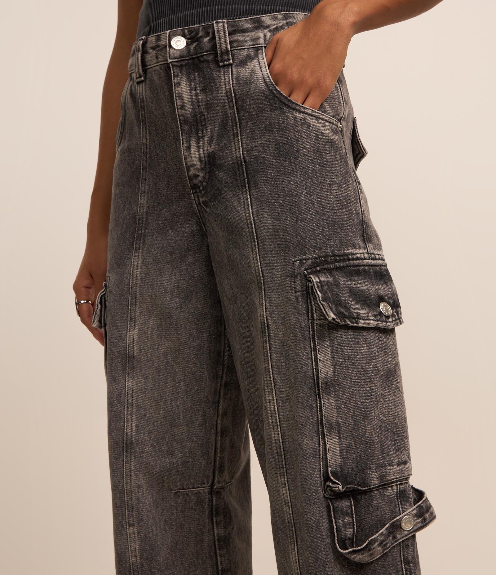 Calça em Jeans Denim com Bolso Cargo Azul 4