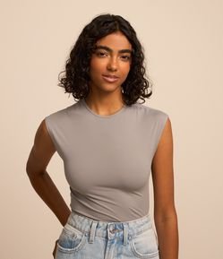 Blusa Básica em Microfibra com Ombro Alongado