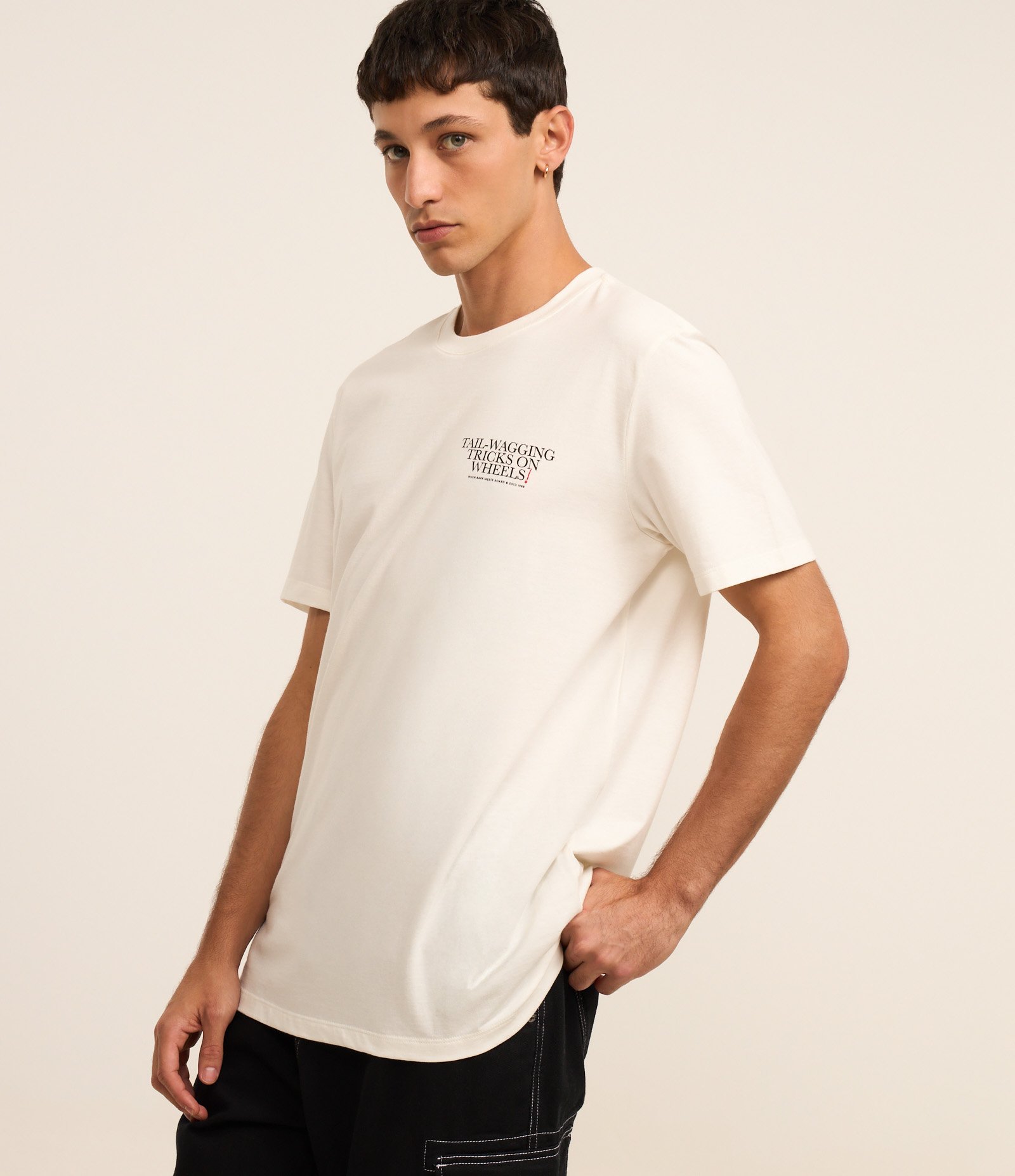 Camiseta Relaxed em Algodão Estampa Lettering e Cachorro Skatista Branco 1