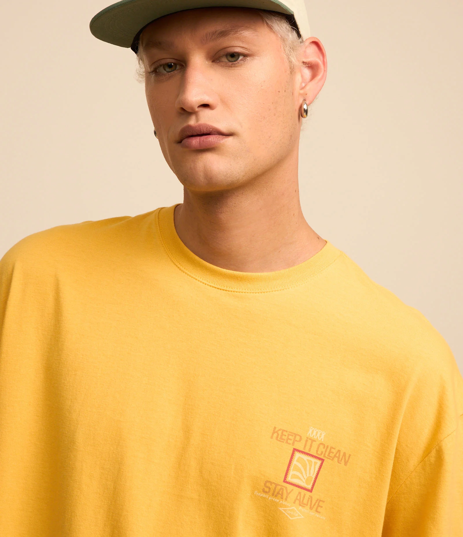 Camiseta Relaxed em Algodão com Estampa Keep it Clean Amarelo 2