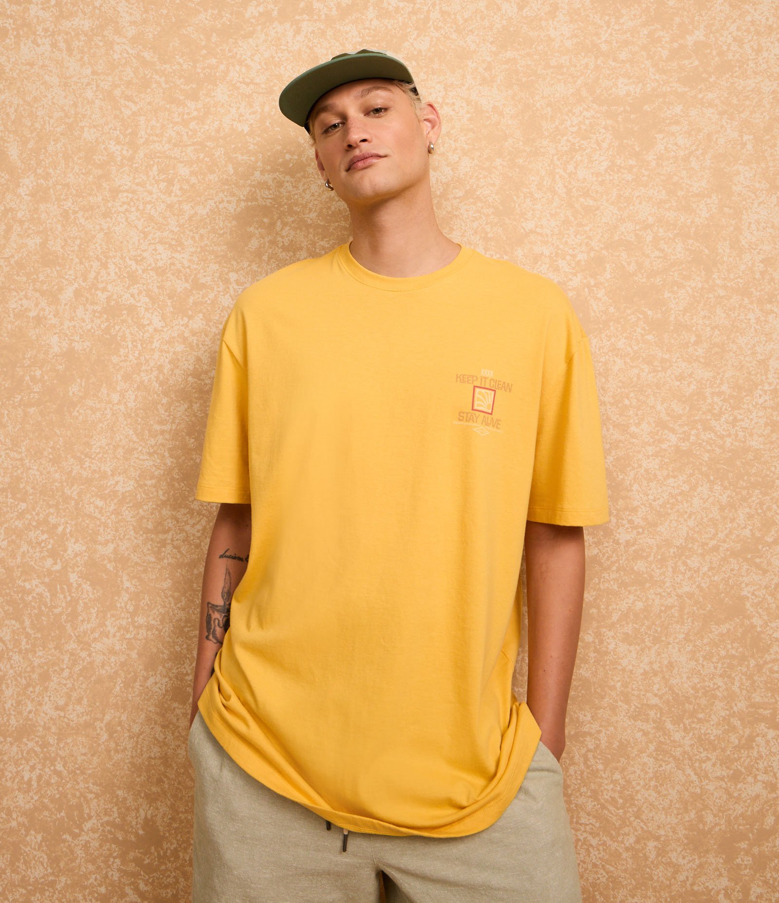Camiseta Relaxed em Algodão com Estampa Keep it Clean Amarelo 3