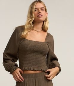 Blusa Curta em Crepe com Manga Bufante e Lastex