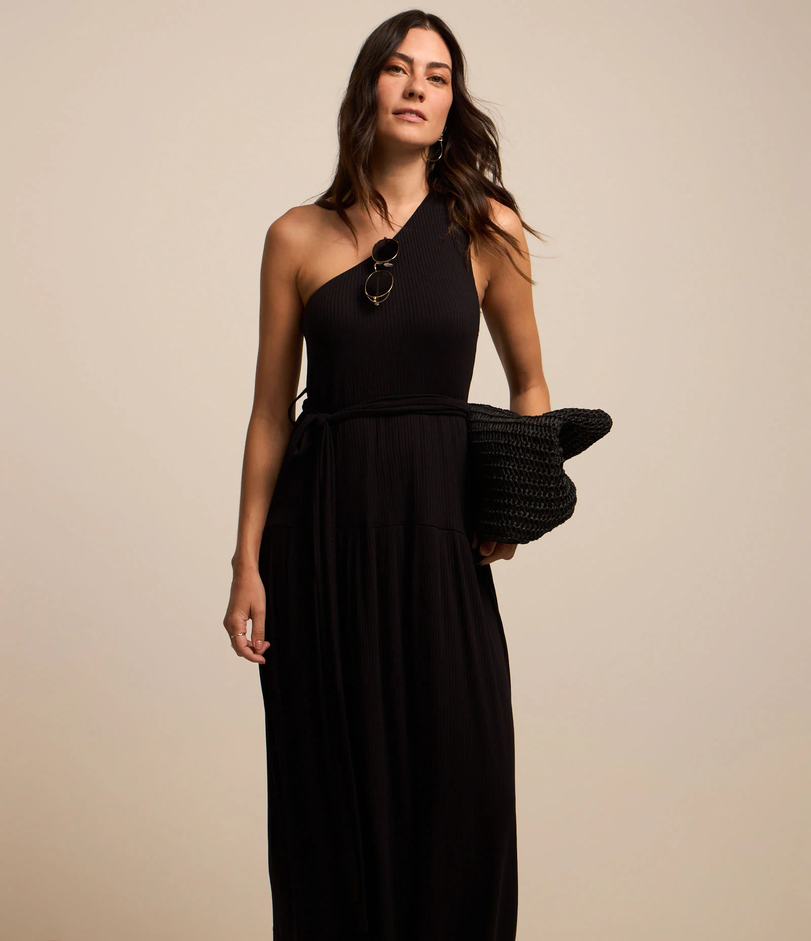 Vestido Evasê New Midi em Viscose com Efeito Godê Preto 1