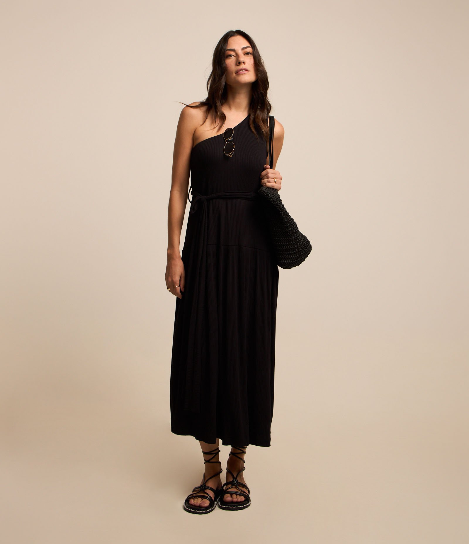 Vestido Evasê New Midi em Viscose com Efeito Godê Preto 2