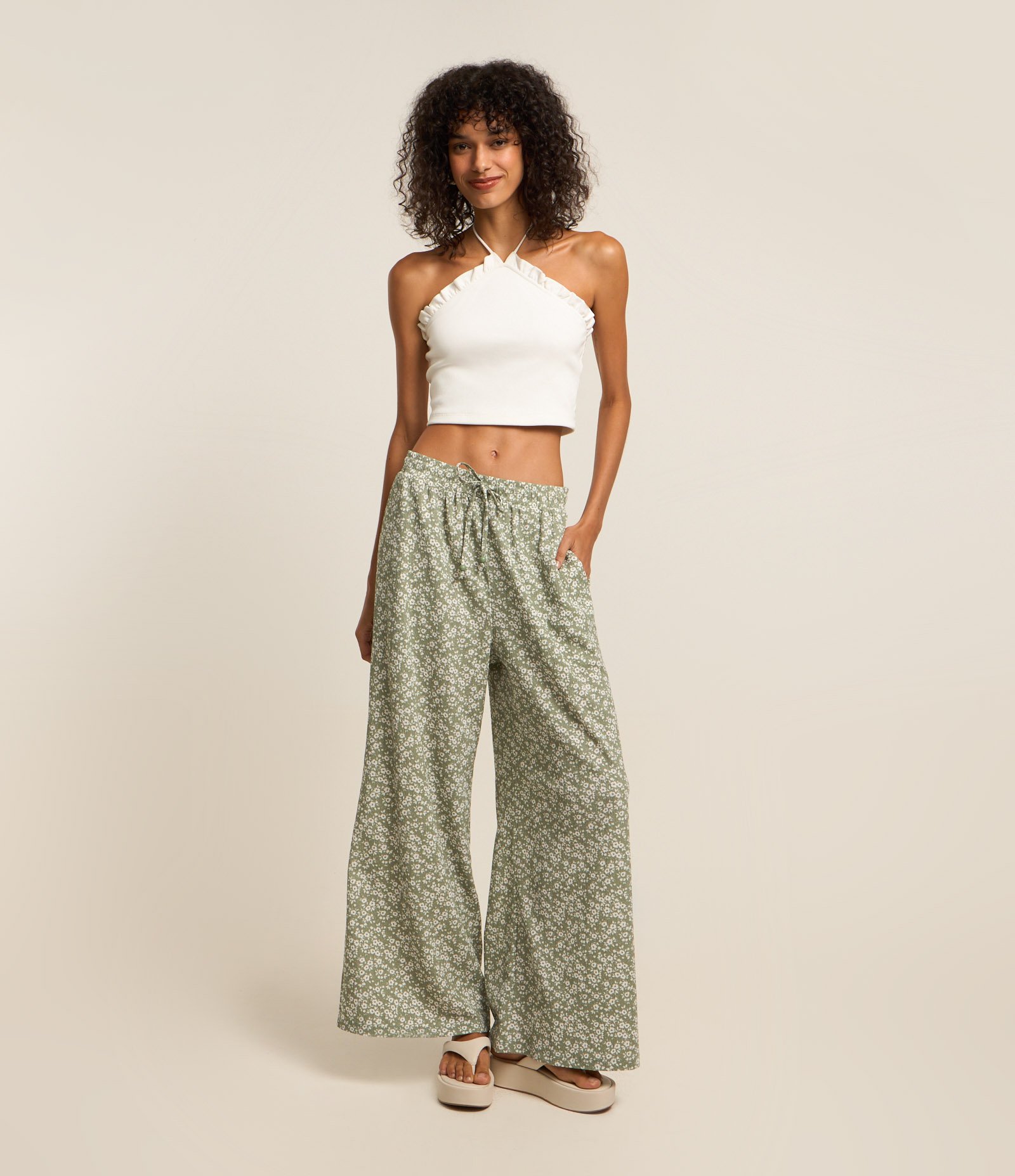 Calça Pantalona Texturizada em Floral Liberty Verde 1