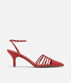 Sapato Scarpin com Tiras Vazadas e Fivela Lateral