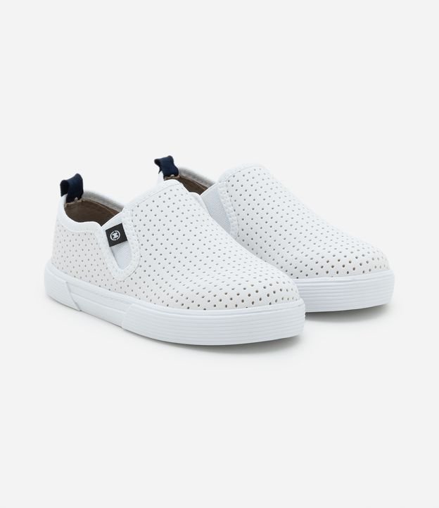 Tênis Slip On Infantil com Textura de Furinhos - Tam 20 a 26