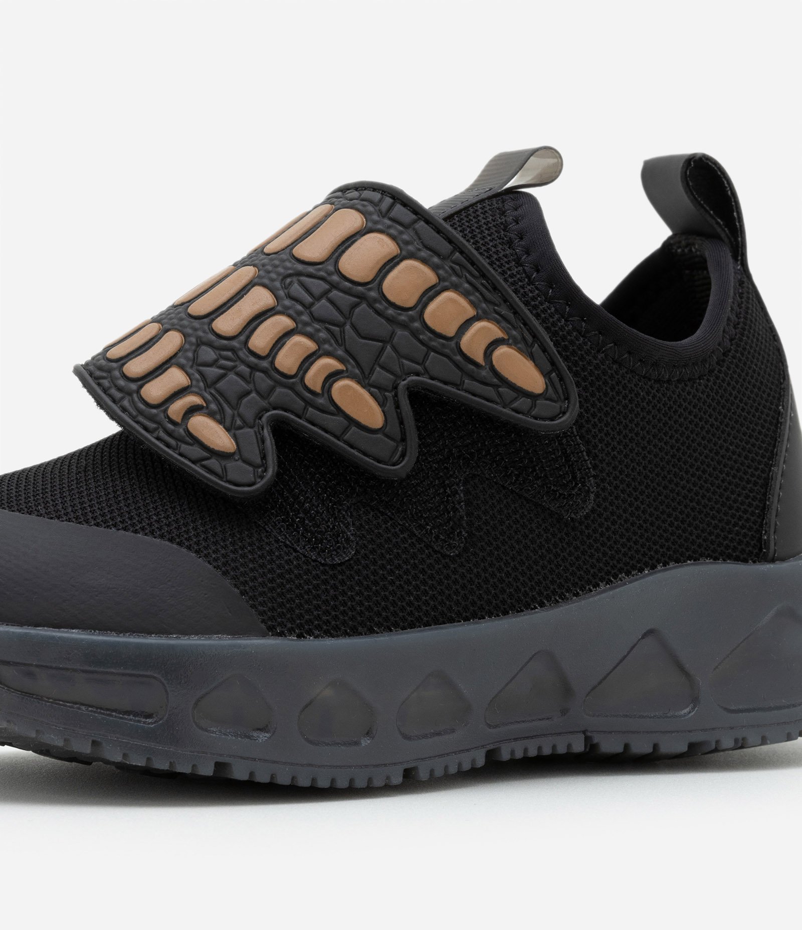 Tênis Calce Fácil Infantil com Sola LED e Estampa Pata de Dino - Tam 20 a 28 Preto 5