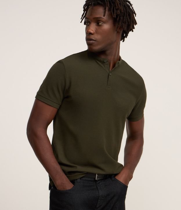 Polo Slim em Algodão Texturizado com Gola Padre
