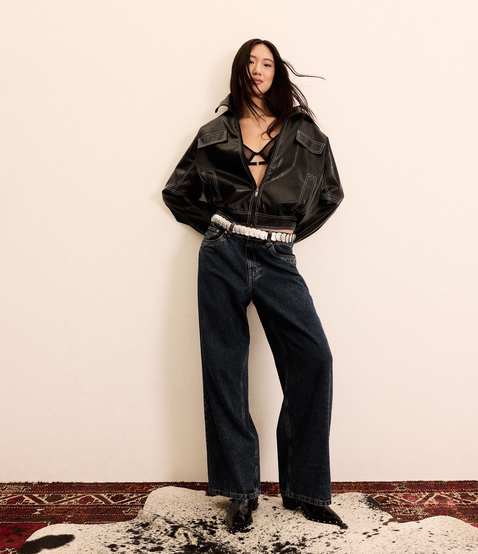 Jaqueta Bomber em PU com Pesponto Contrastante Preto 3