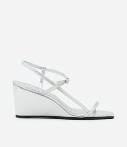 Sandália Anabela em PU com Tiras Assimétricas Bico Quadrado