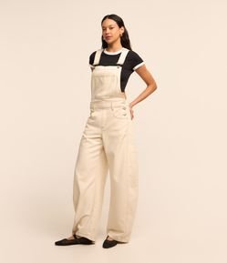Macacão Jardineira Jeans com Bolsos