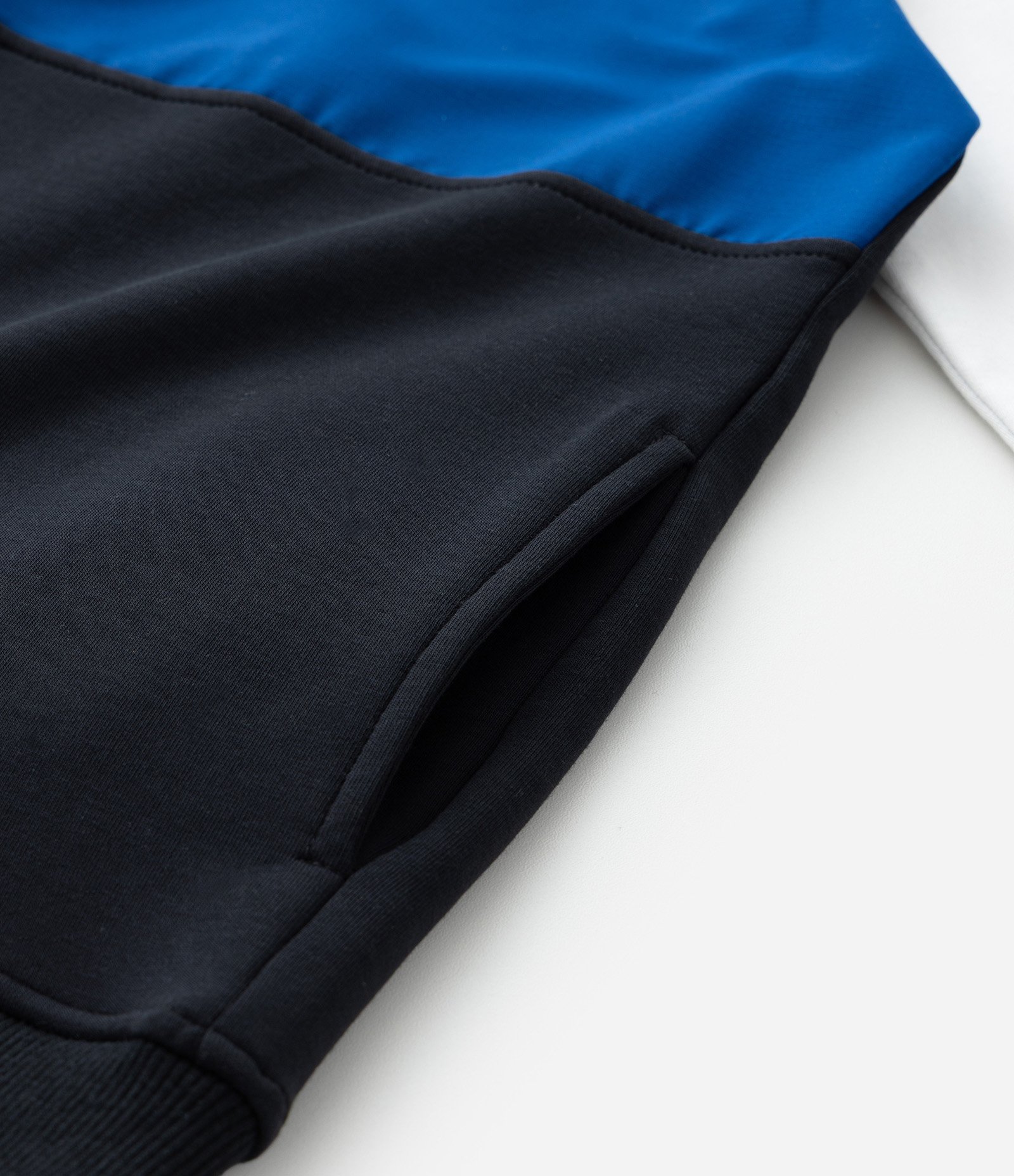 Casaco Infantil com Blocos de Cor e Estampa Playstation - Tam 5 a 14 Anos Preto/Azul/Branco 5