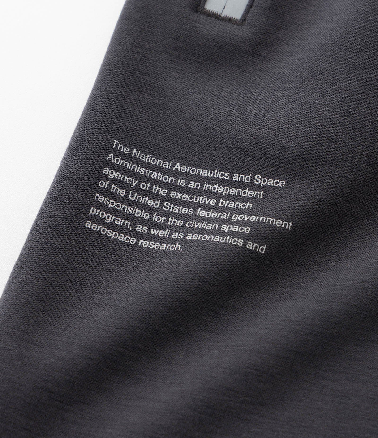 Calça Jogger Infantil com Estampa Refletiva NASA - Tam 5 a 14 Anos Cinza 6