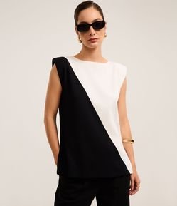 Blusa em Tricô com com Bloco de Cor Bicolor